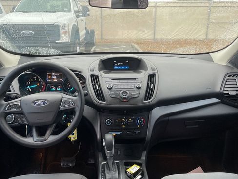 Used 2018 Ford Escape S image 8
