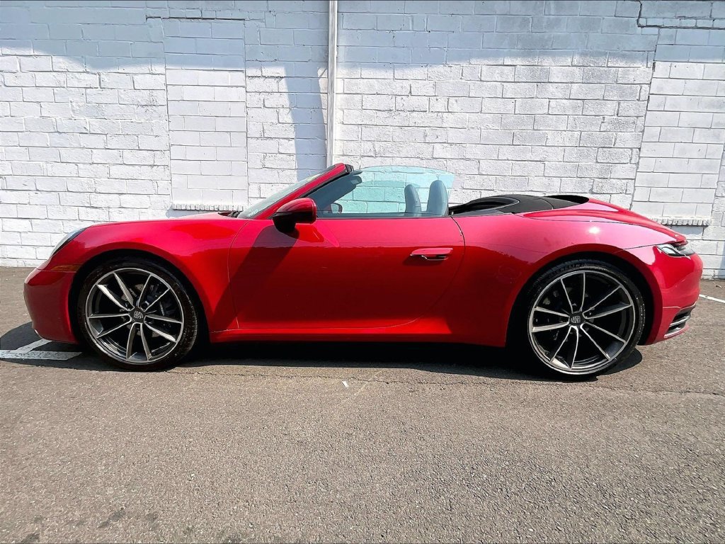 Used 2023 Porsche 911 Carrera RWD image 2