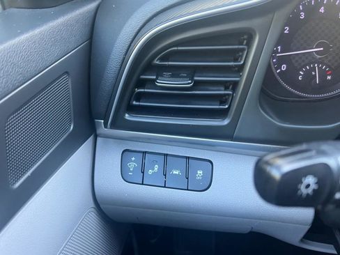 Used 2019 Hyundai Elantra SEL image 30