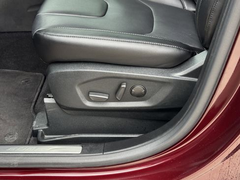 Certified 2022 Ford Edge Titanium w/ Equipment Group 301A image 18