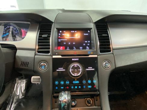 Used 2018 Ford Taurus SHO AWD/4WD image 26