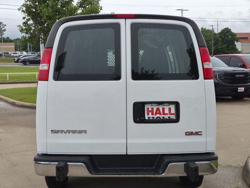 Used 2024 GMC Savana 2500 w/ Driver Convenience Package RWD image 4