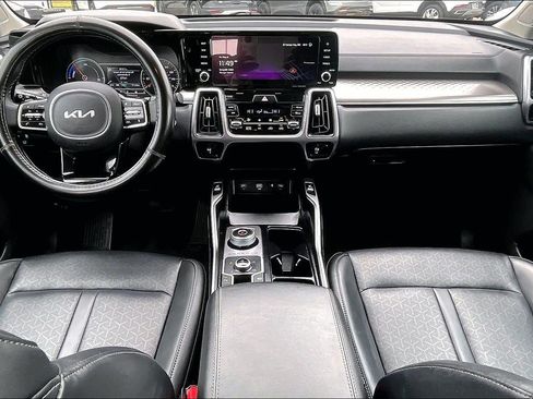 Used 2024 Kia Sorento EX AWD/4WD image 12
