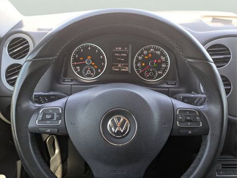 Used 2017 Volkswagen Tiguan Limited w/ Premium Package FWD image 25