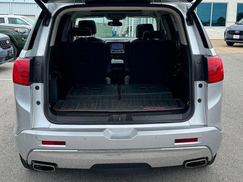 Used 2019 GMC Acadia Denali w/ Technology Package FWD image 5