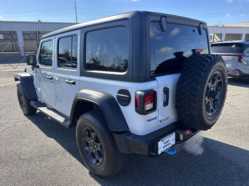 Used 2023 Jeep Wrangler Unlimited image 5