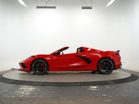 Used 2022 Chevrolet Corvette Stingray Premium Conv w/ Z51 Performance Package RWD image 38