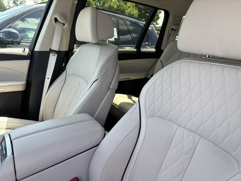Used 2025 BMW X7 xDrive40i w/ Executive Package AWD/4WD image 36