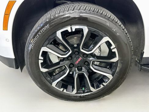 Used 2025 GMC Yukon Elevation w/ Elevation Premium Package AWD/4WD image 24