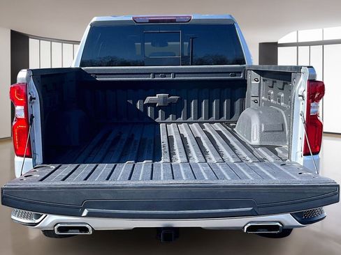 Used 2022 Chevrolet Silverado 1500 RST image 7