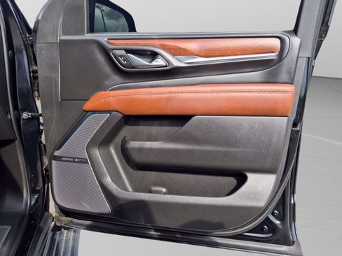 Used 2023 GMC Yukon Denali Ultimate w/ LPO, Floor Liner Package AWD/4WD image 17