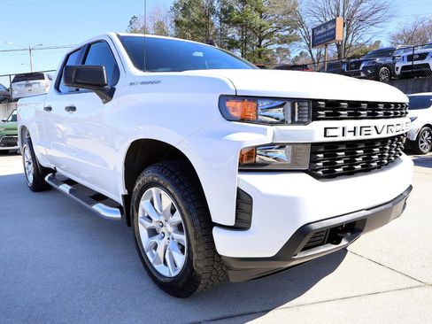 Used 2020 Chevrolet Silverado 1500 Custom w/ Custom Value Package image 9
