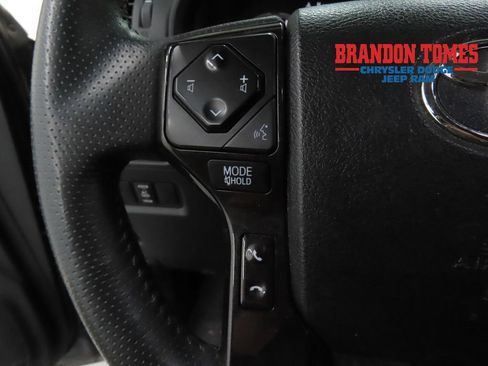 Used 2020 Toyota 4Runner TRD Off-Road AWD/4WD image 12