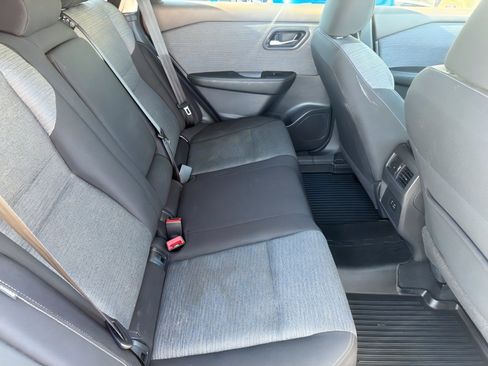 Used 2023 Nissan Rogue SV image 14