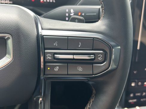 Used 2024 GMC Acadia AT4 w/ Luxury Package image 6