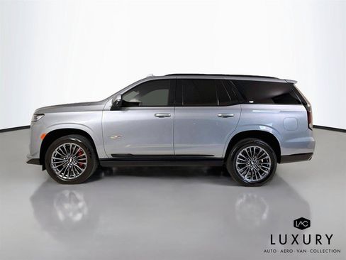 Used 2023 Cadillac Escalade V AWD/4WD image 9