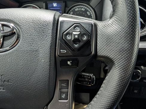 Used 2018 Toyota Tacoma TRD Sport image 25