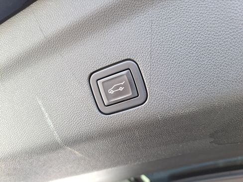 Used 2022 Chevrolet Tahoe RST w/ Sport Performance Package image 8