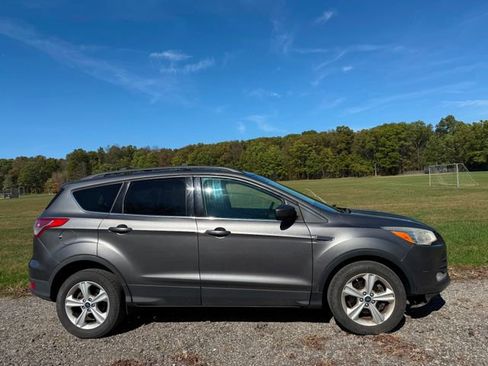 Used 2014 Ford Escape SE w/ Equipment Group 201A image 5