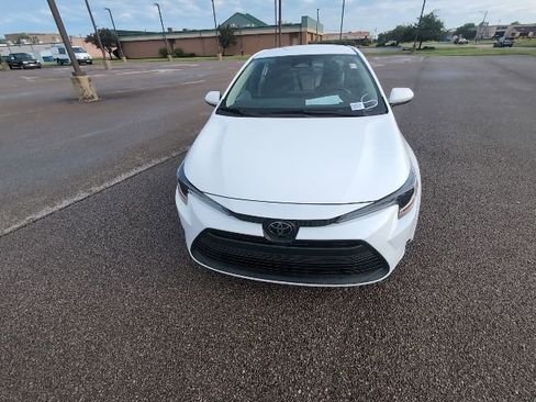 Used 2026 Toyota Corolla LE FWD image 16
