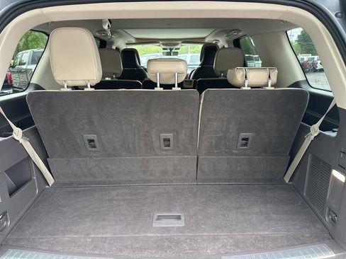 Used 2023 Lincoln Navigator Reserve image 9