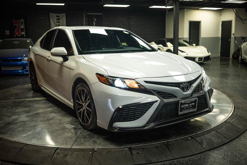 Used 2022 Toyota Camry SE FWD image 5