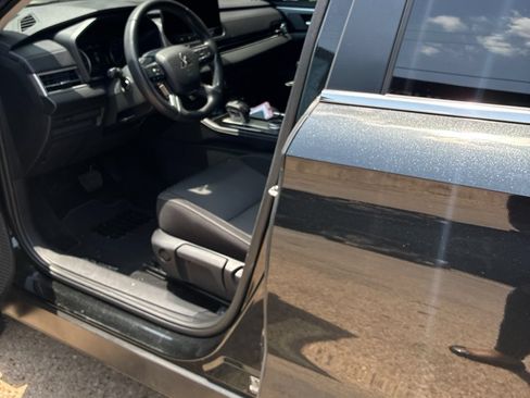 Used 2025 Mitsubishi Outlander ES FWD image 4