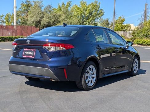 Used 2020 Toyota Corolla LE FWD image 5
