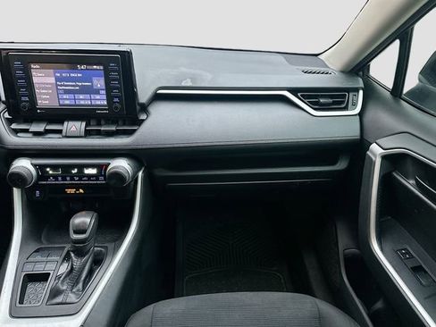 Used 2020 Toyota RAV4 LE image 23