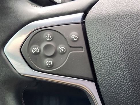 Used 2023 Chevrolet Traverse LT FWD image 22