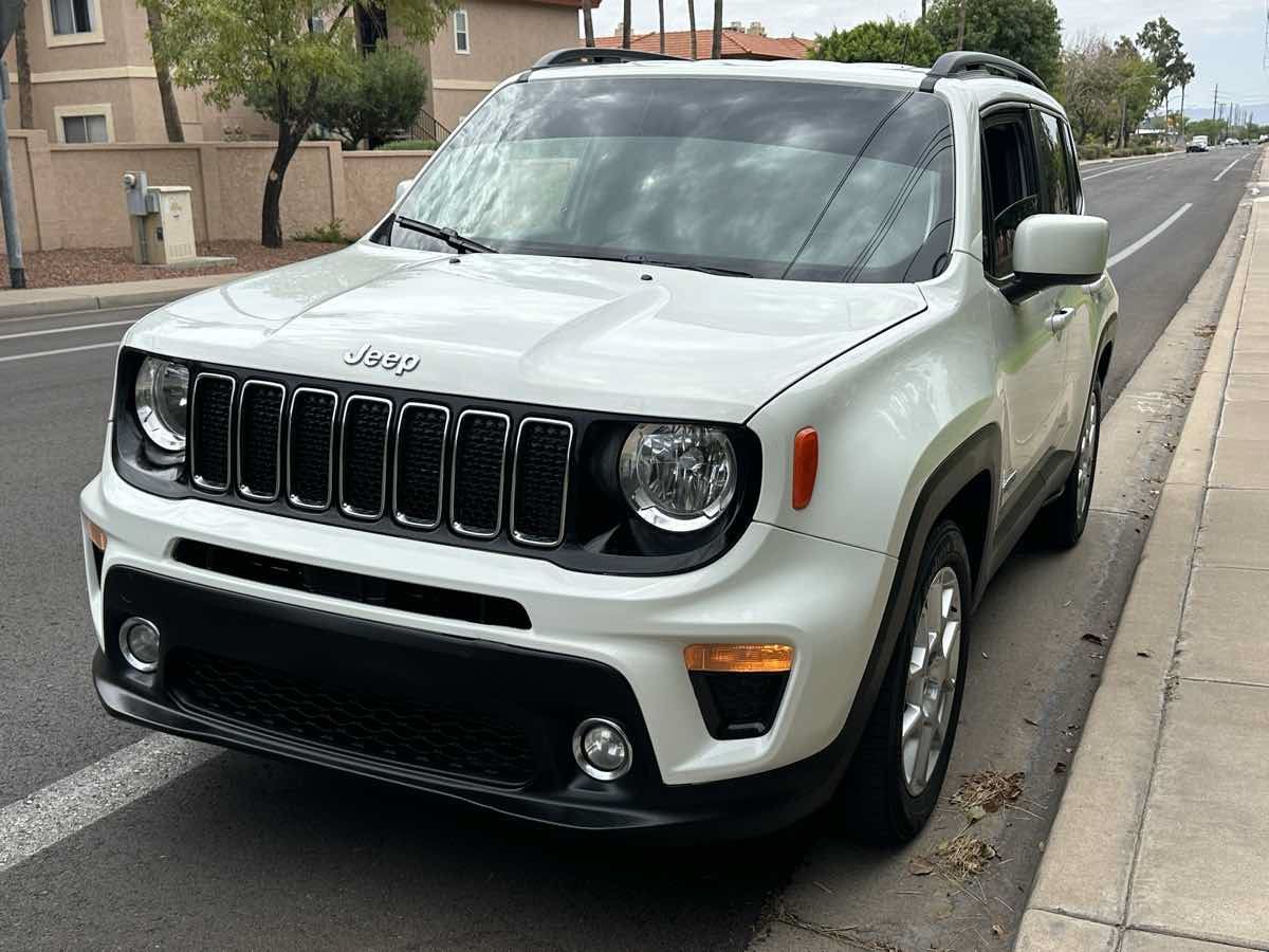 Used 2020 Jeep Renegade Latitude w/ Popular Equipment Group FWD image 4