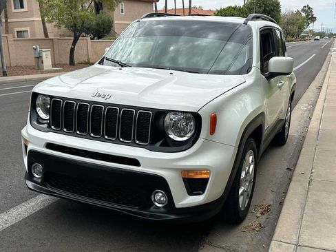 Used 2020 Jeep Renegade Latitude w/ Popular Equipment Group FWD image 4