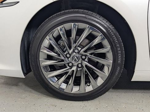 Used 2024 Lexus ES 350 Luxury w/ Technology Package image 9