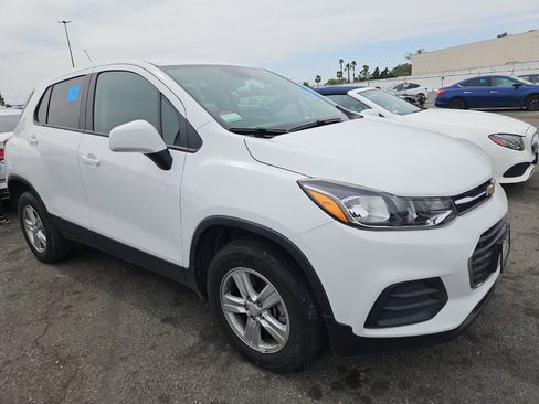 Used 2022 Chevrolet Trax LS w/ Tint and Cruise Package AWD/4WD image 8