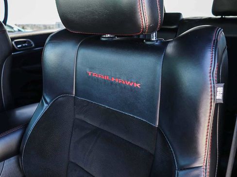 Used 2017 Jeep Grand Cherokee Trailhawk image 27