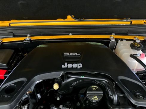 Used 2021 Jeep Wrangler Sport image 31