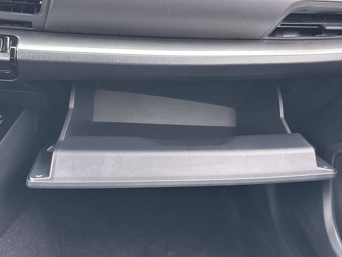 Used 2024 Toyota Prius LE FWD image 33