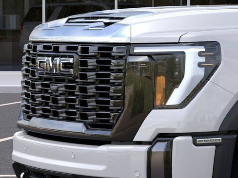 Used 2024 GMC Sierra 2500 Denali Ultimate w/ Max Trailering Package AWD/4WD image 13