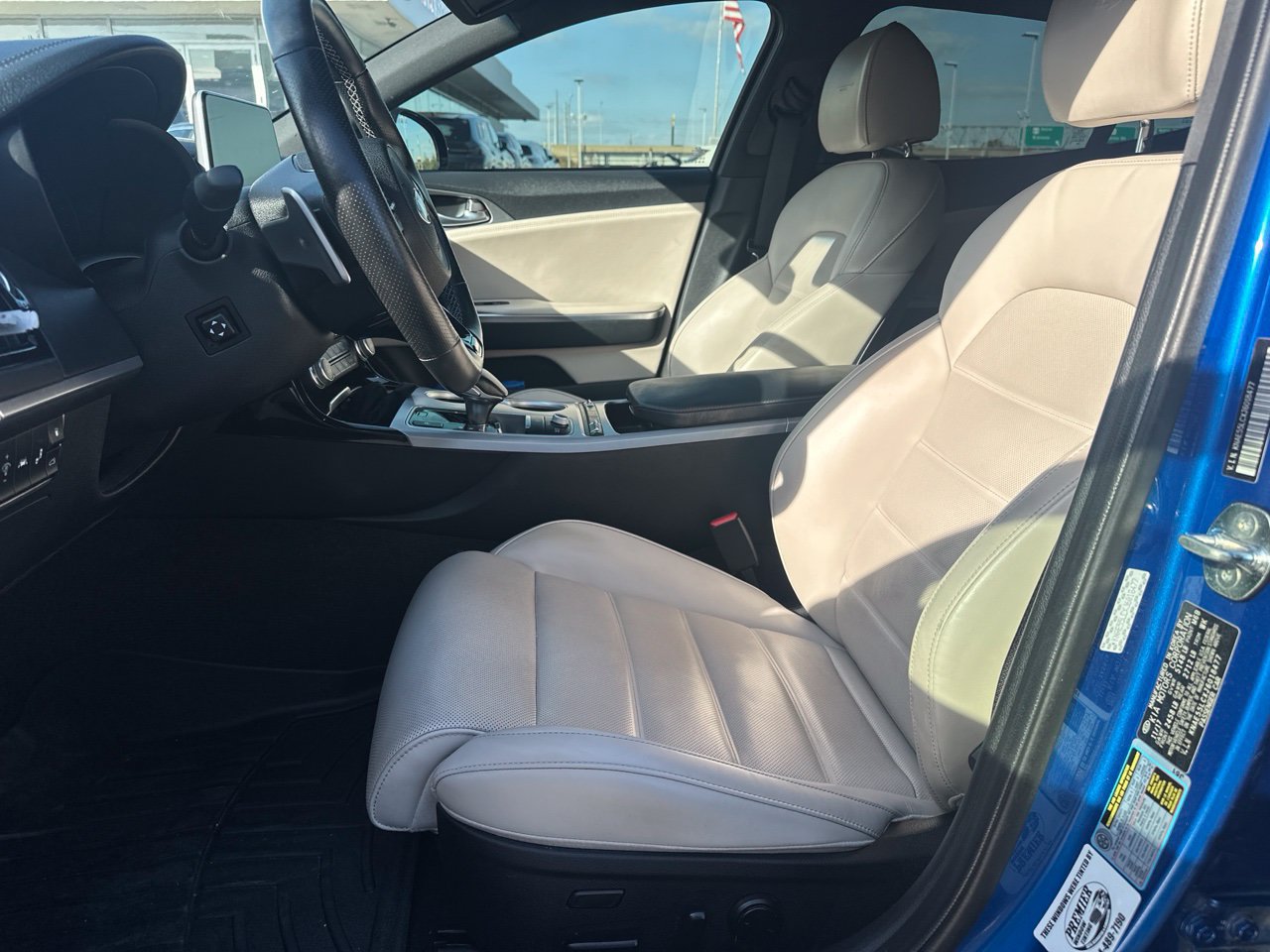 Used 2018 Kia Stinger GT2 AWD/4WD image 9