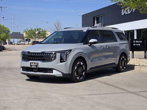 New 2026 Kia Carnival EX FWD image 2