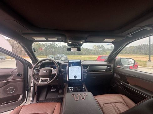 Used 2024 Ford Expedition King Ranch image 15