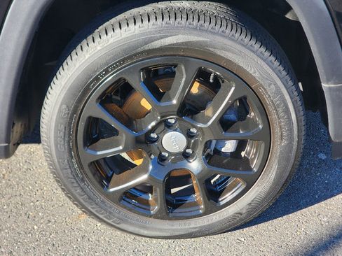 Certified 2022 Jeep Compass Latitude w/ Sun and Sound Group image 4