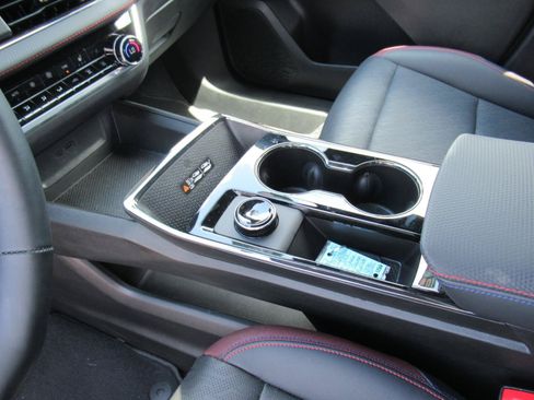 Certified 2025 Chevrolet Equinox RS FWD image 17