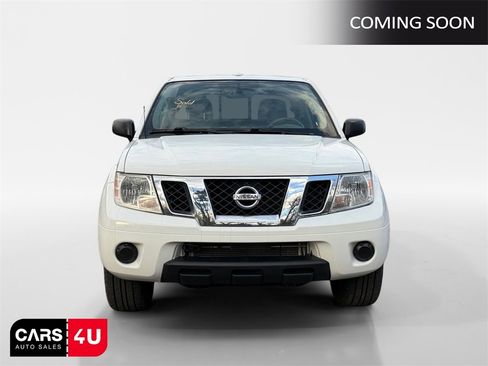 Used 2016 Nissan Frontier SV image 2