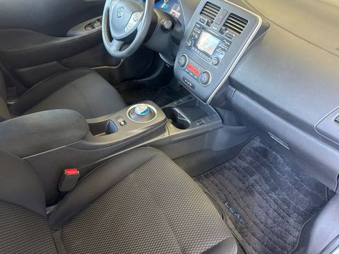 Used 2015 Nissan Leaf S w/ Charge Package FWD image 19