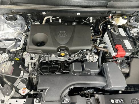Used 2025 Toyota RAV4 XLE AWD/4WD image 33