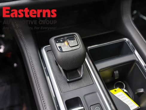 Used 2024 Nissan Pathfinder SV AWD/4WD image 13