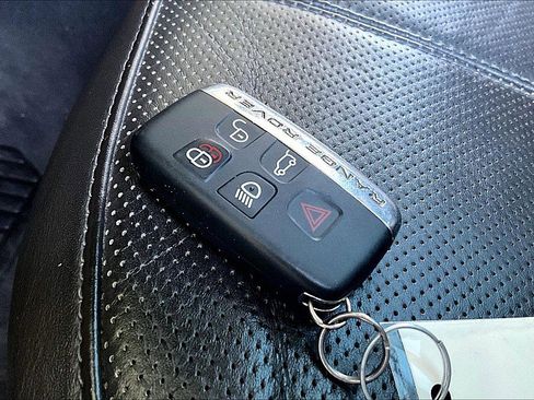 Used 2016 Land Rover Range Rover Sport HSE image 9
