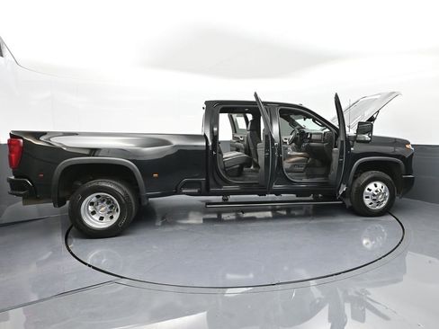 Used 2024 Chevrolet Silverado 3500 High Country w/ High Country Premium Package image 58