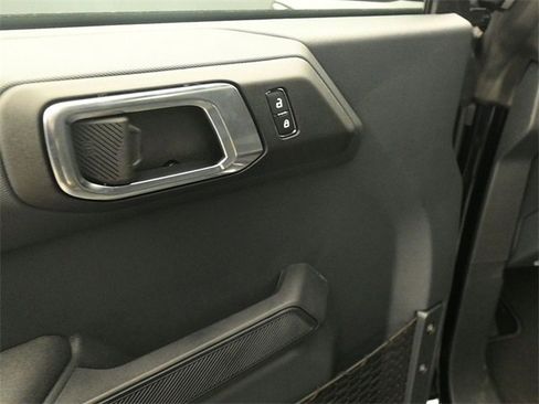 New 2025 Ford Bronco Base image 12